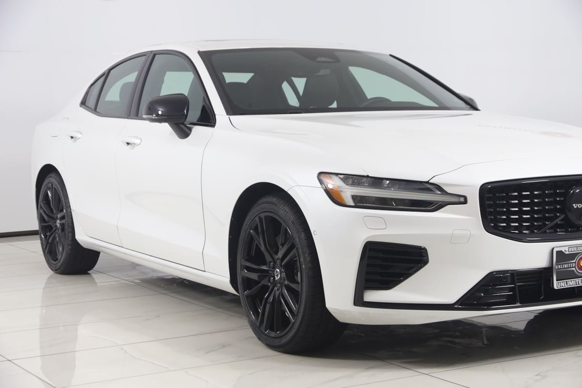 Used 2024 Volvo S60 T8 Plus AWD/4WD image 38