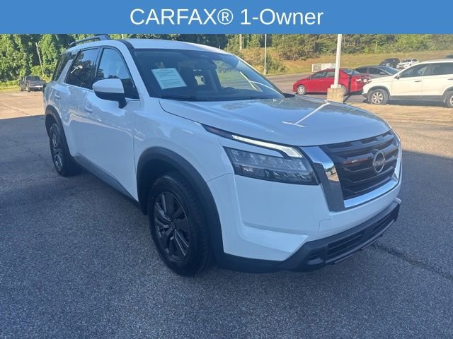 Used 2025 Nissan Pathfinder SV FWD image 2
