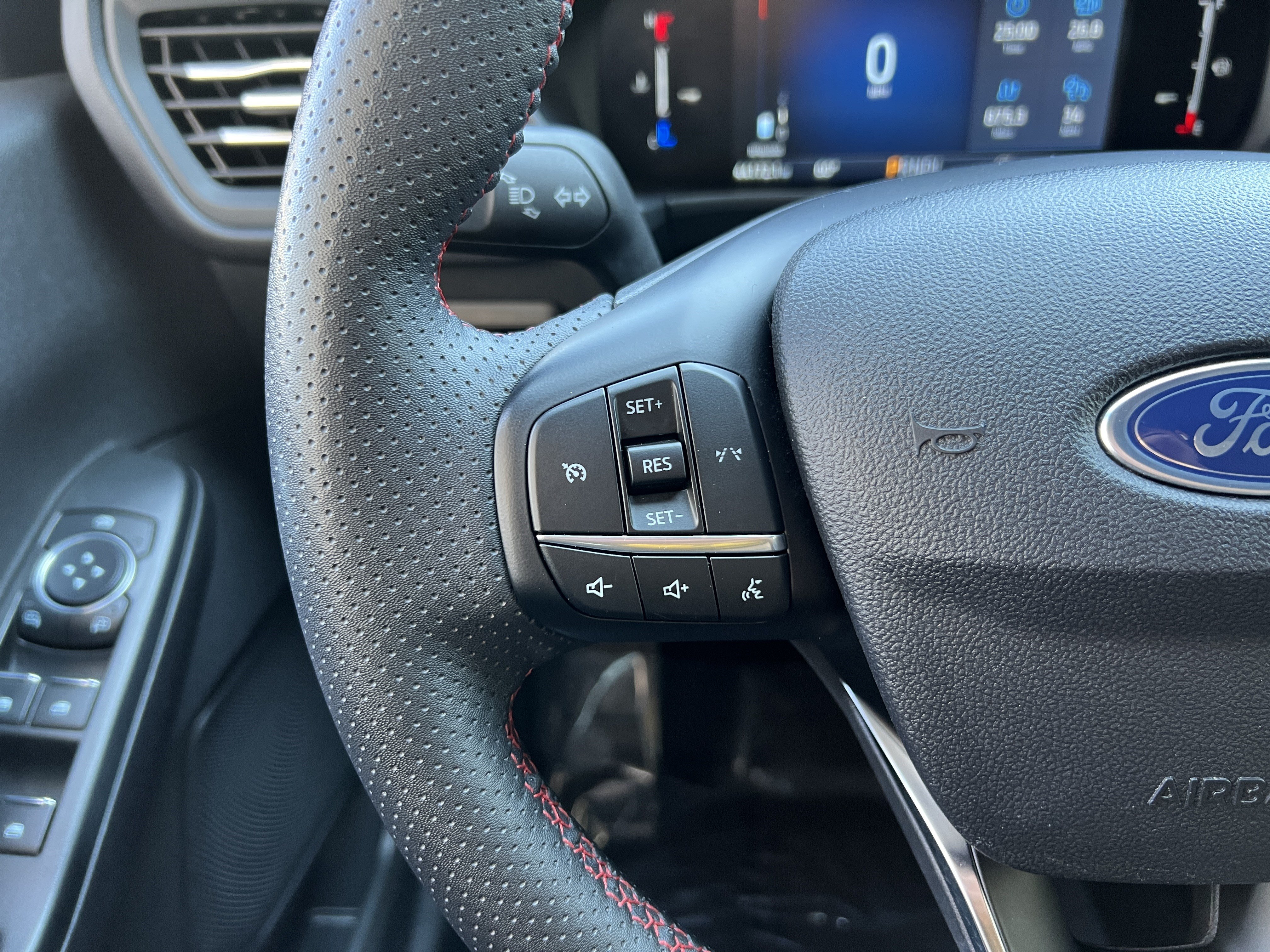 Used 2025 Ford Escape ST-Line Select AWD/4WD image 25