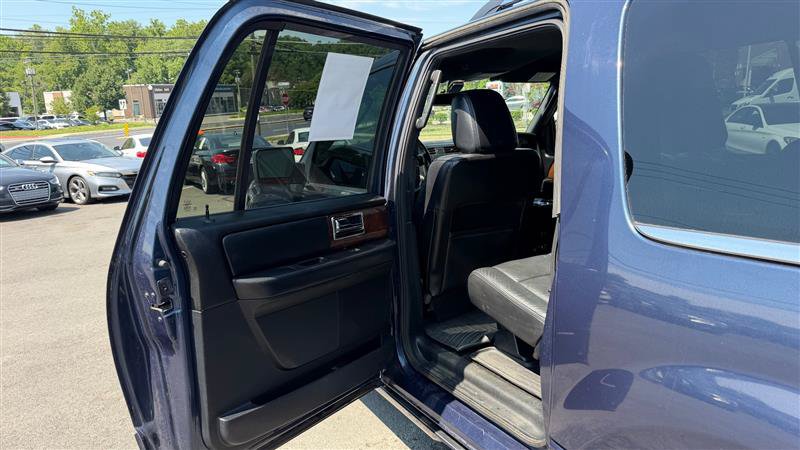 Used 2016 Lincoln Navigator L Select AWD/4WD image 38