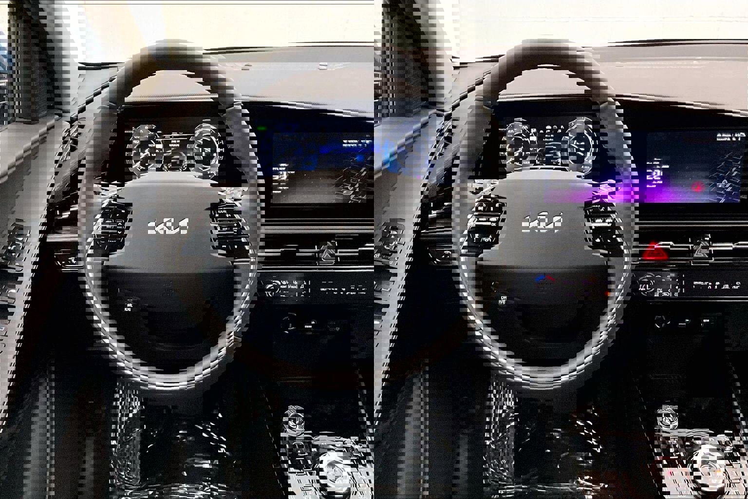 Used 2025 Kia Niro Wind image 4