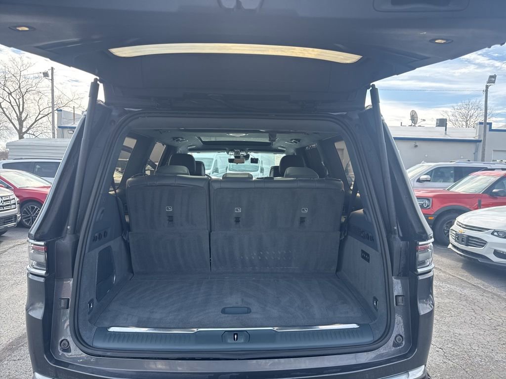 Used 2022 Jeep Grand Wagoneer Series III w/ Rear Seat Video Group 1 image 16