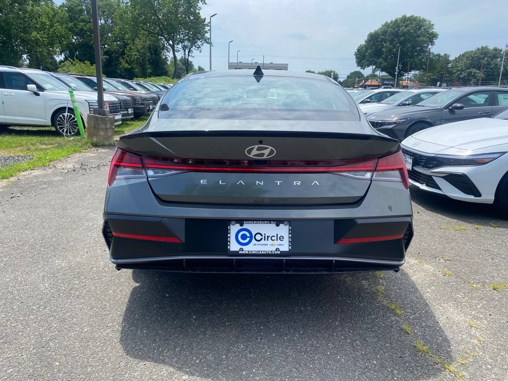 New 2026 Hyundai Elantra SEL Sport Premium FWD image 5