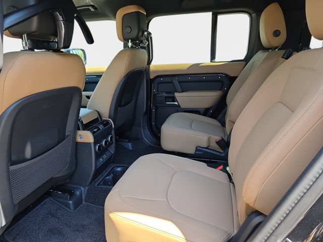 New 2026 Land Rover Defender 130 X-Dynamic SE AWD/4WD image 11