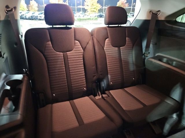 Used 2025 Kia Sorento LX image 35