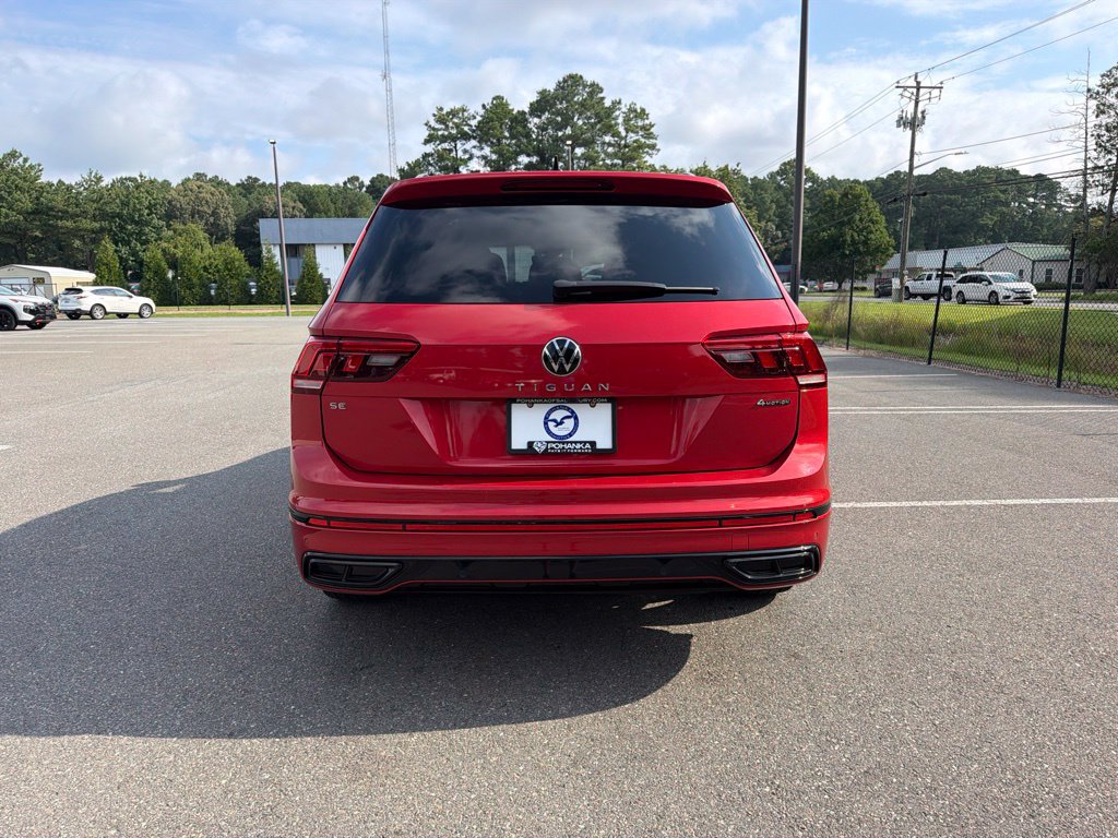 Used 2024 Volkswagen Tiguan SE R-Line AWD/4WD image 6