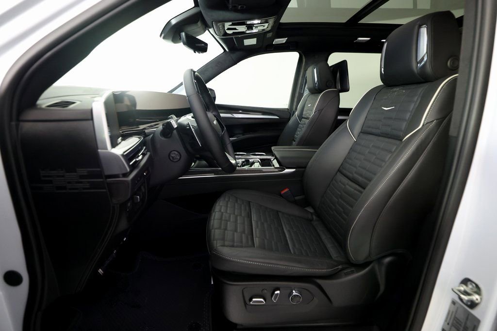 Used 2026 Cadillac Escalade ESV V image 21