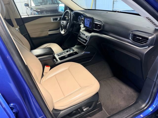 Used 2022 Ford Explorer XLT w/ Equipment Group 202A image 11