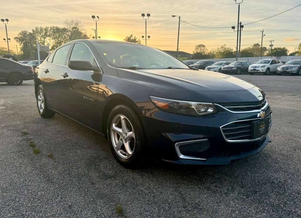 Used 2017 Chevrolet Malibu LS image 3