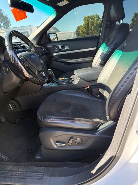 Used 2018 Ford Explorer XLT w/ Equipment Group 202A FWD image 6