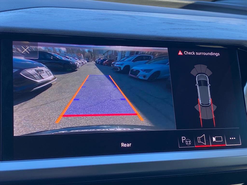 Used 2023 Audi Q4 e-tron Premium Plus w/ Premium Plus image 17