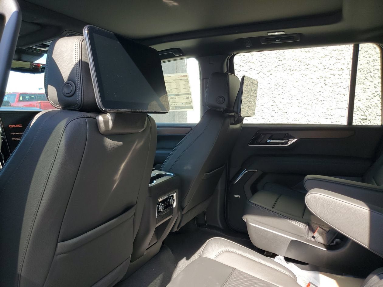 New 2026 GMC Yukon XL Denali w/ Denali Reserve Package AWD/4WD image 10