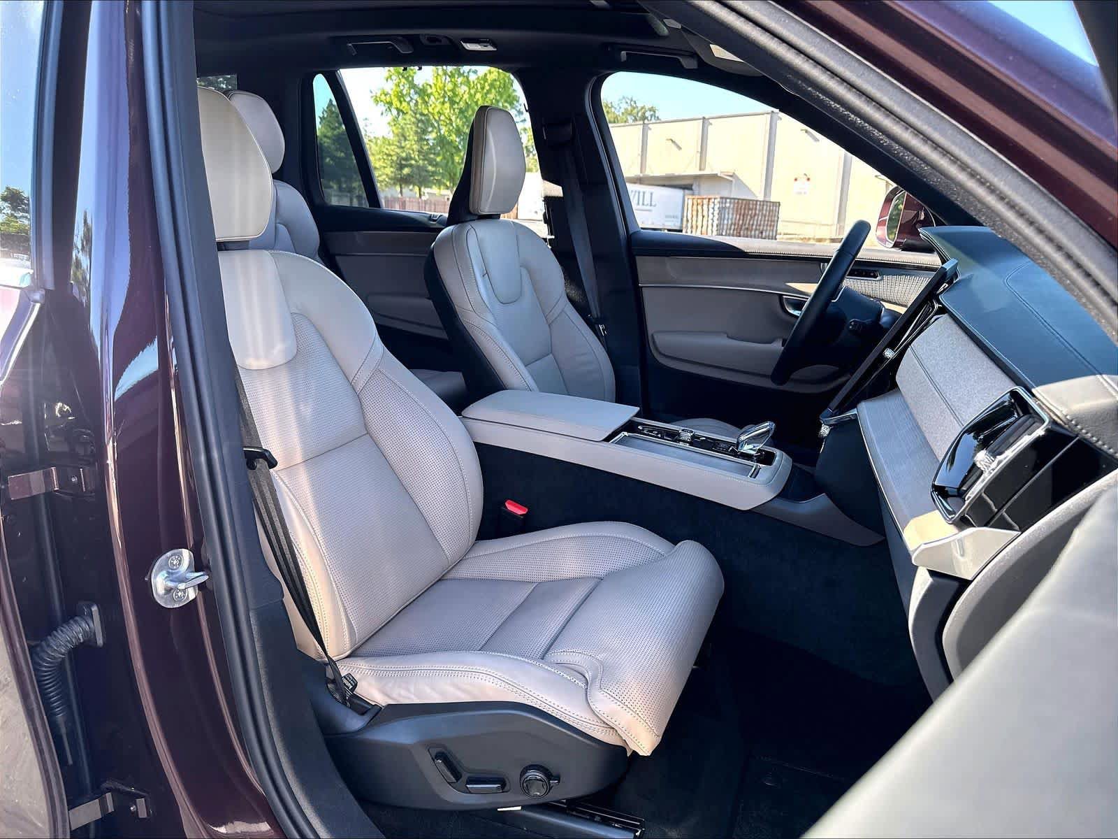 Used 2025 Volvo XC90 T8 Ultra AWD/4WD image 10