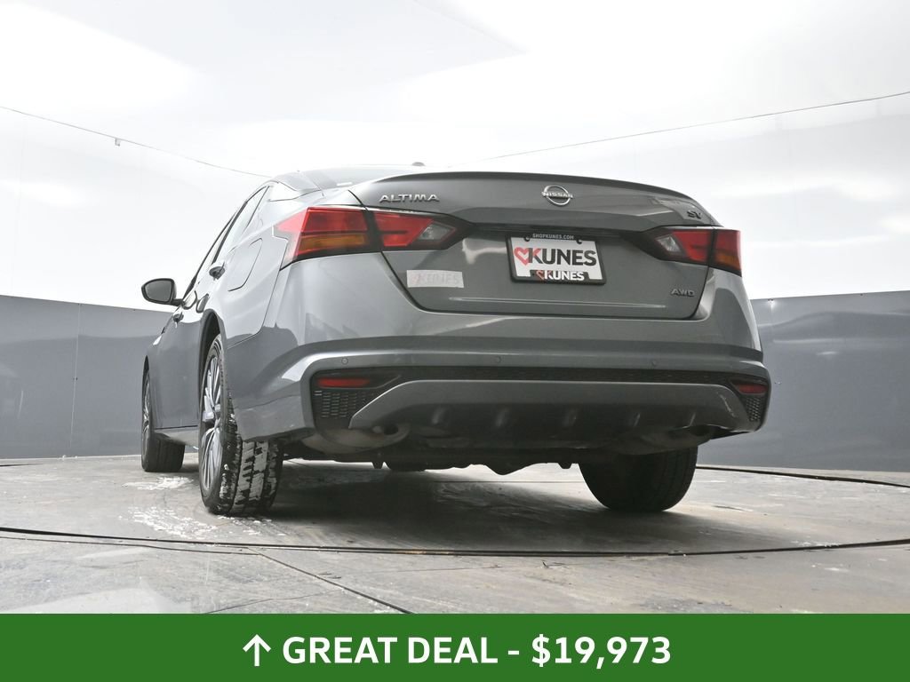 Used 2024 Nissan Altima 2.5 SV image 57