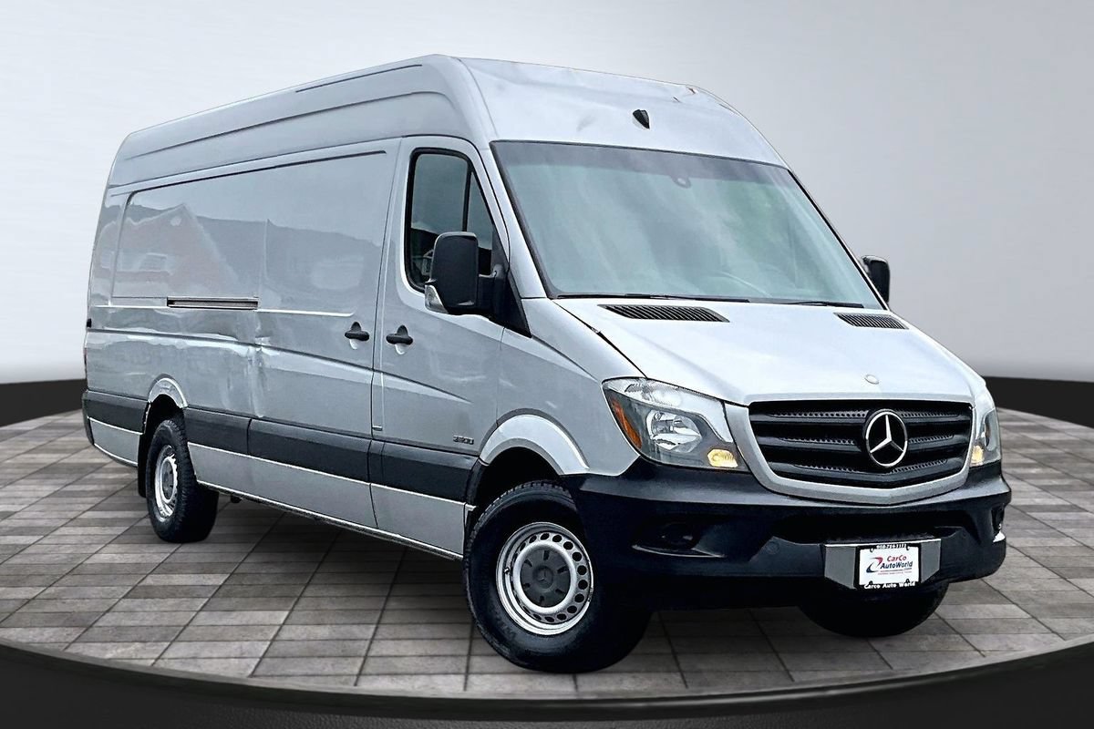 Used 2015 Mercedes-Benz Sprinter 2500 image 3