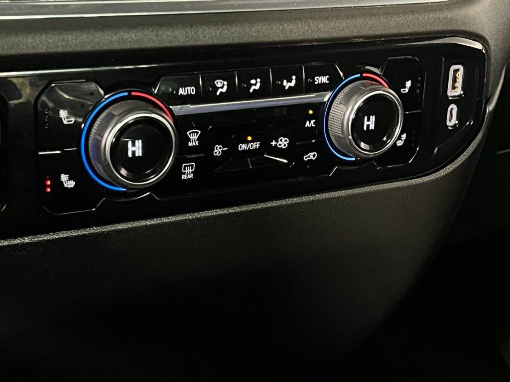 Used 2024 Chevrolet Silverado 2500 LTZ image 19