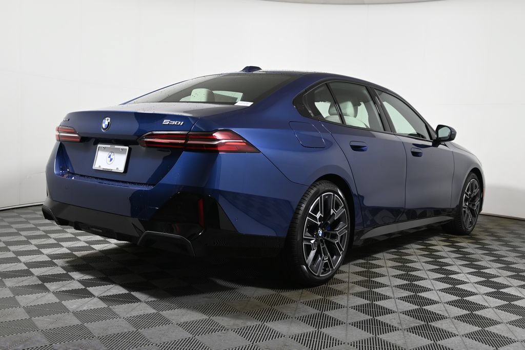 Used 2026 BMW 530i xDrive AWD/4WD image 7