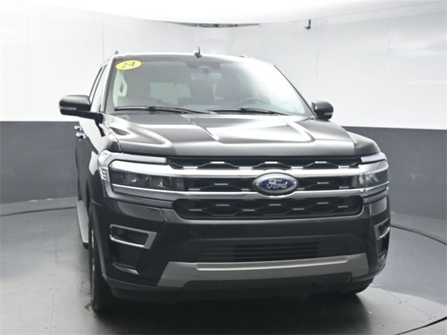 Used 2024 Ford Expedition Limited image 3