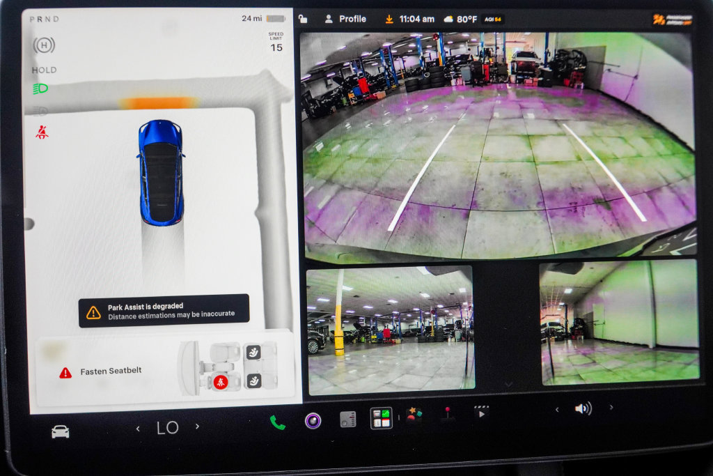 Used 2023 Tesla Model Y AWD image 30