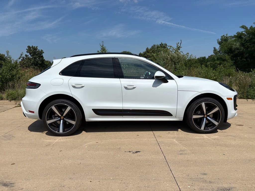 Used 2023 Porsche Macan Turbo image 21