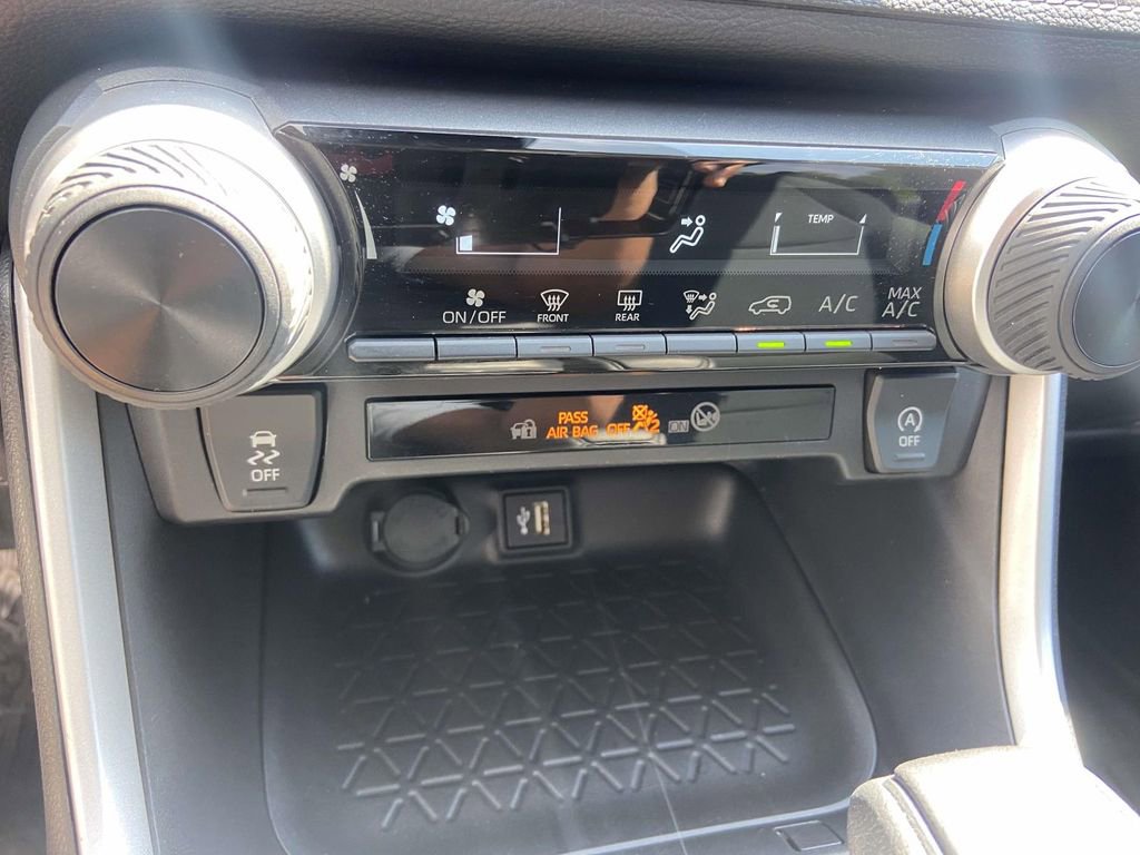 Used 2025 Toyota RAV4 LE FWD image 24