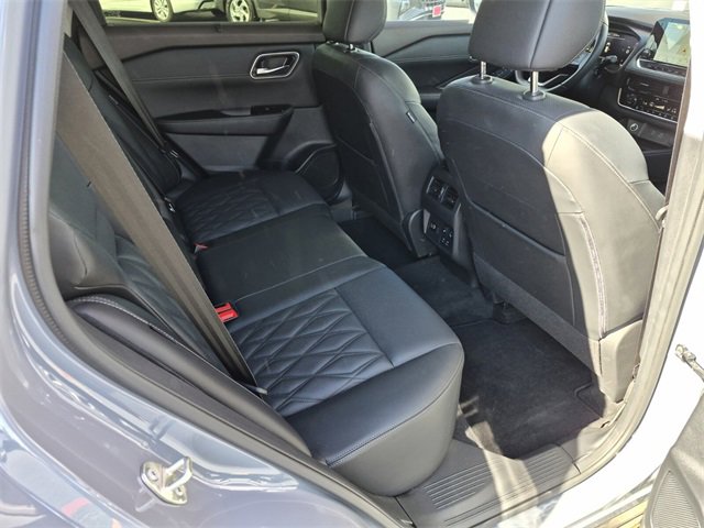 Used 2023 Nissan Rogue Platinum w/ Platinum Premium Package image 17