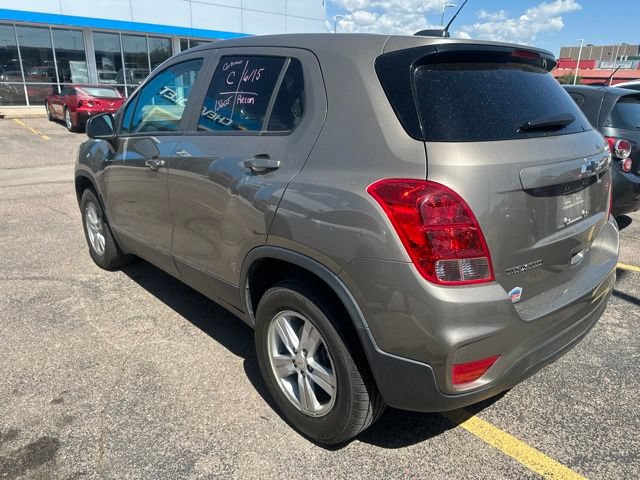 Used 2021 Chevrolet Trax LS w/ Tint and Cruise Package AWD/4WD image 6