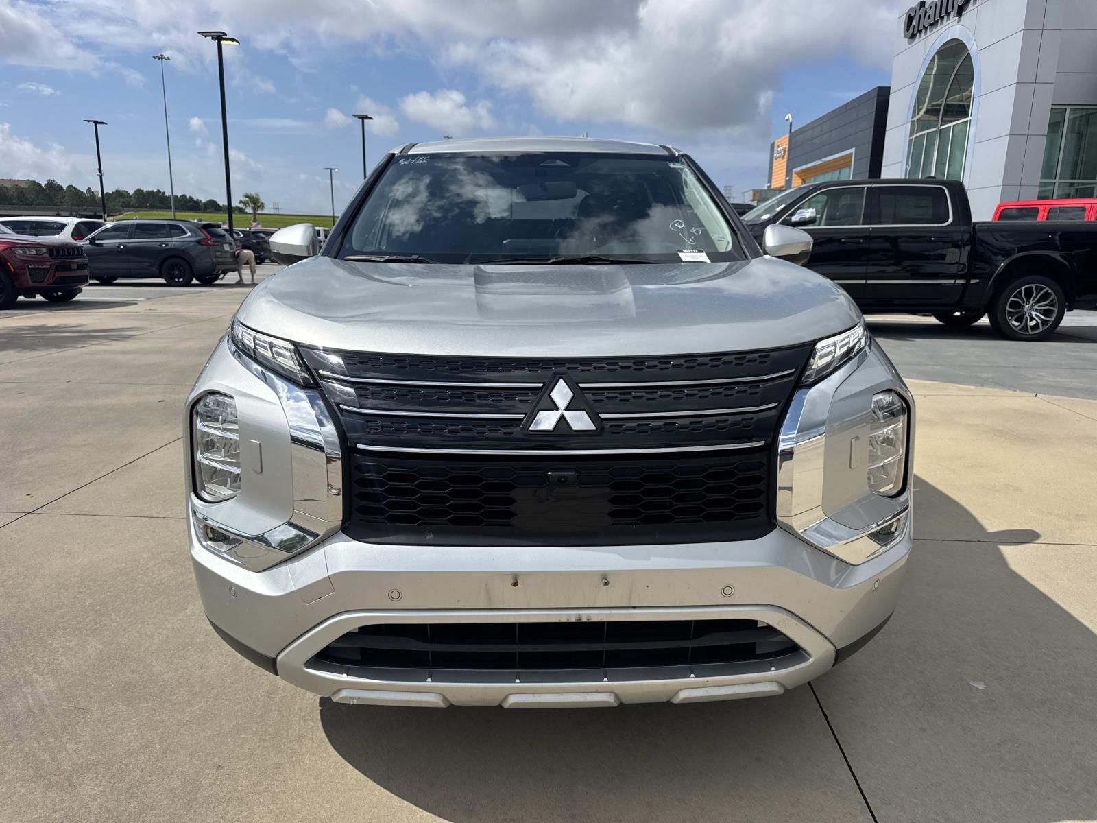 Used 2024 Mitsubishi Outlander SE AWD/4WD video 2
