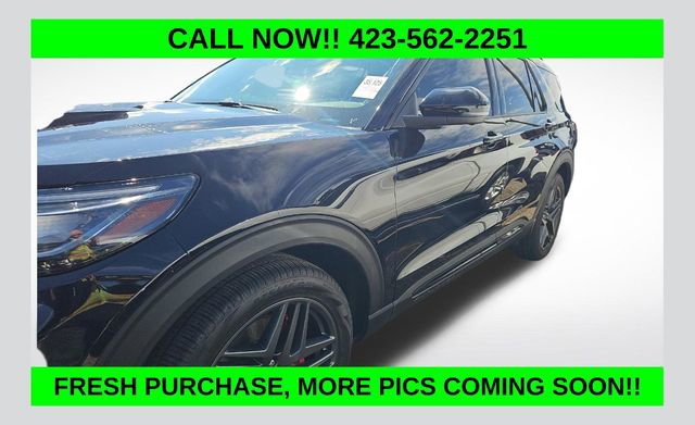 Used 2025 Ford Explorer ST image 1
