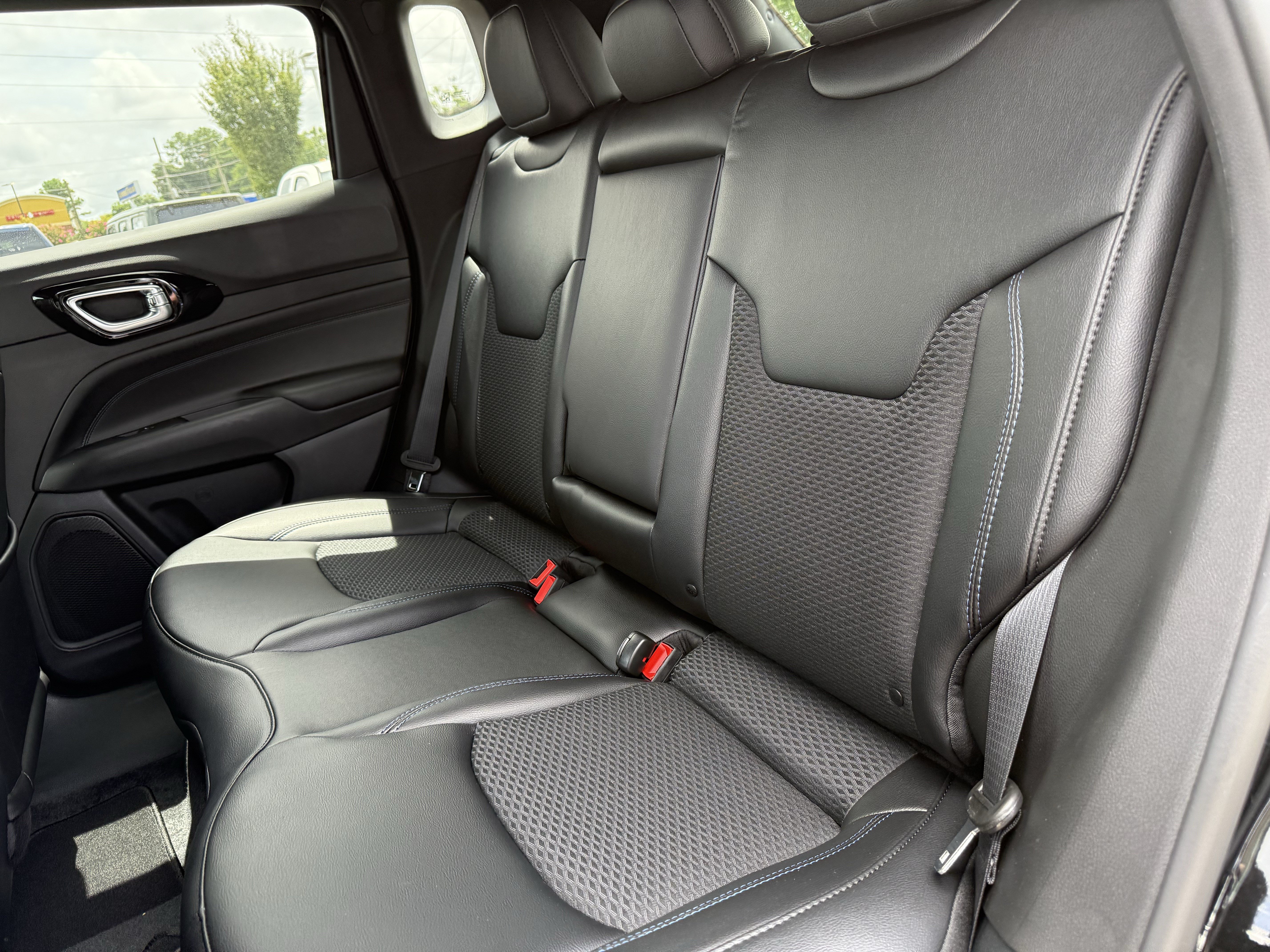 New 2026 Jeep Compass Latitude AWD/4WD image 30