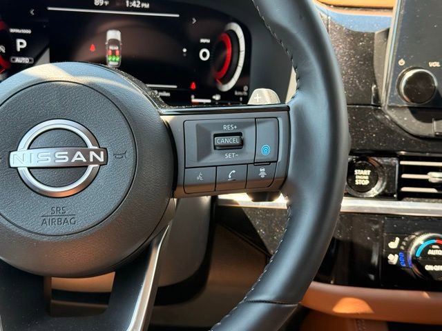 Certified 2025 Nissan Pathfinder Platinum image 28