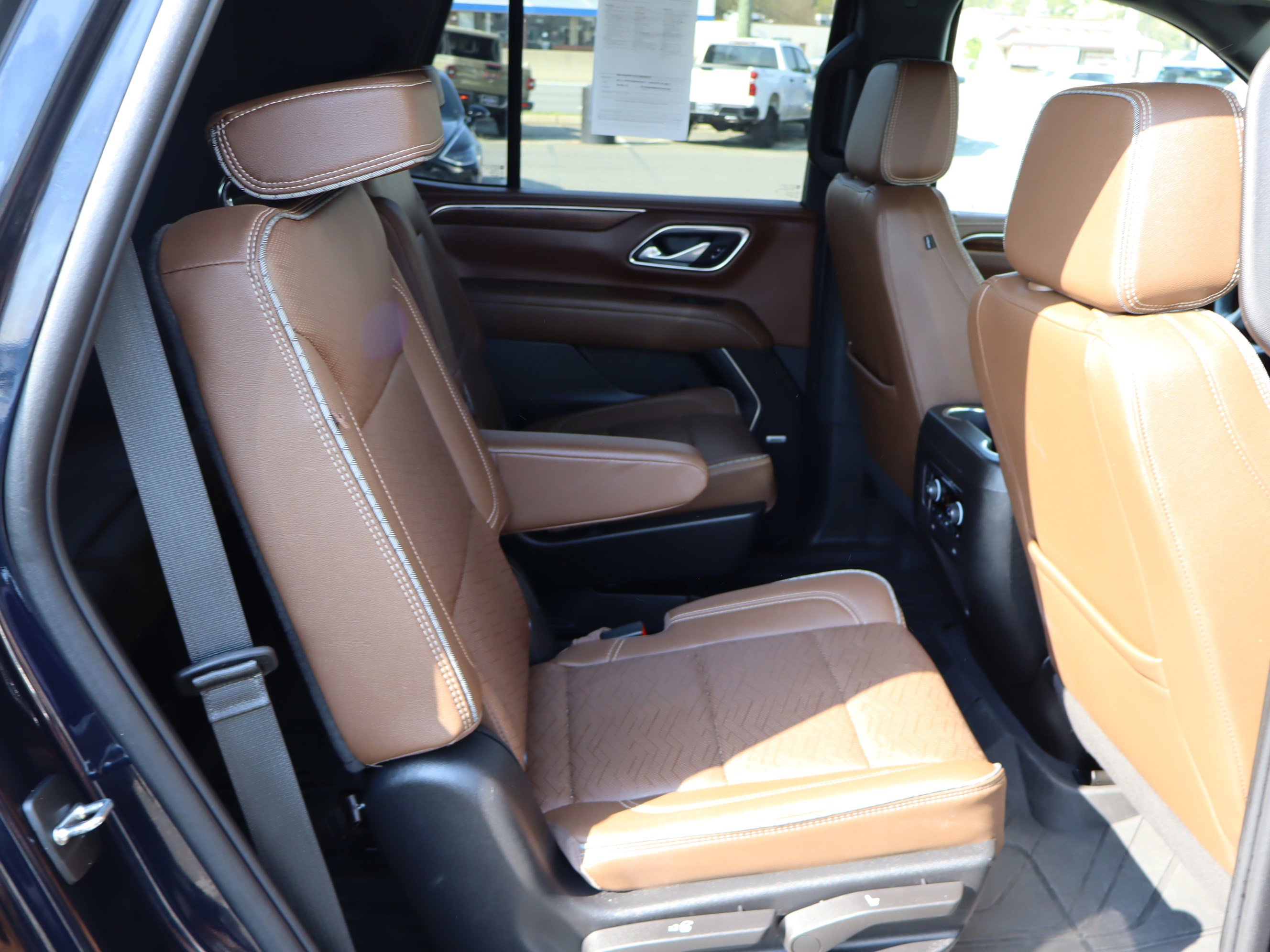 Used 2024 Chevrolet Tahoe High Country w/ Premium Package AWD/4WD image 39