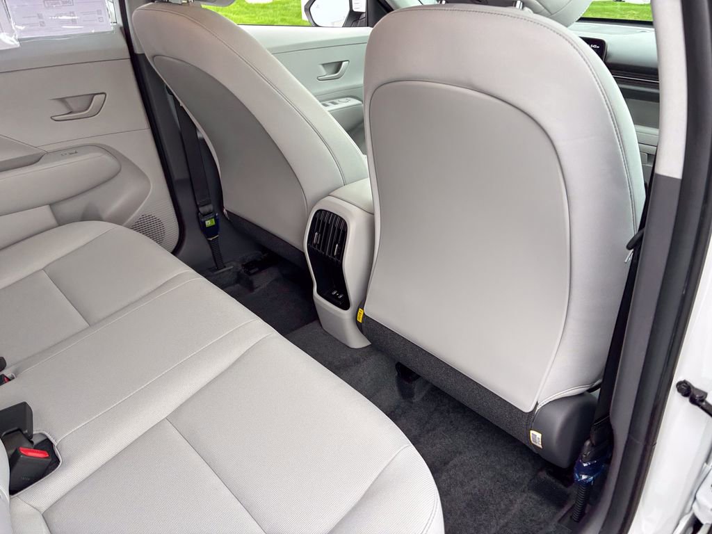 Used 2025 Hyundai Kona SEL image 38