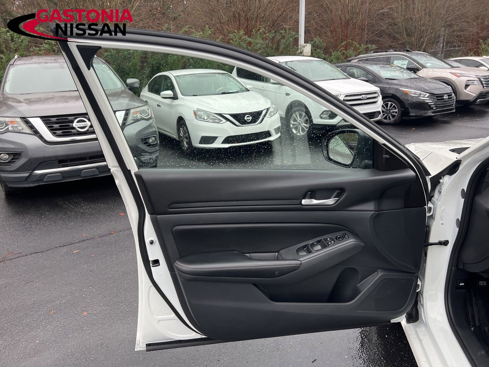 Used 2024 Nissan Altima 2.5 SV image 35