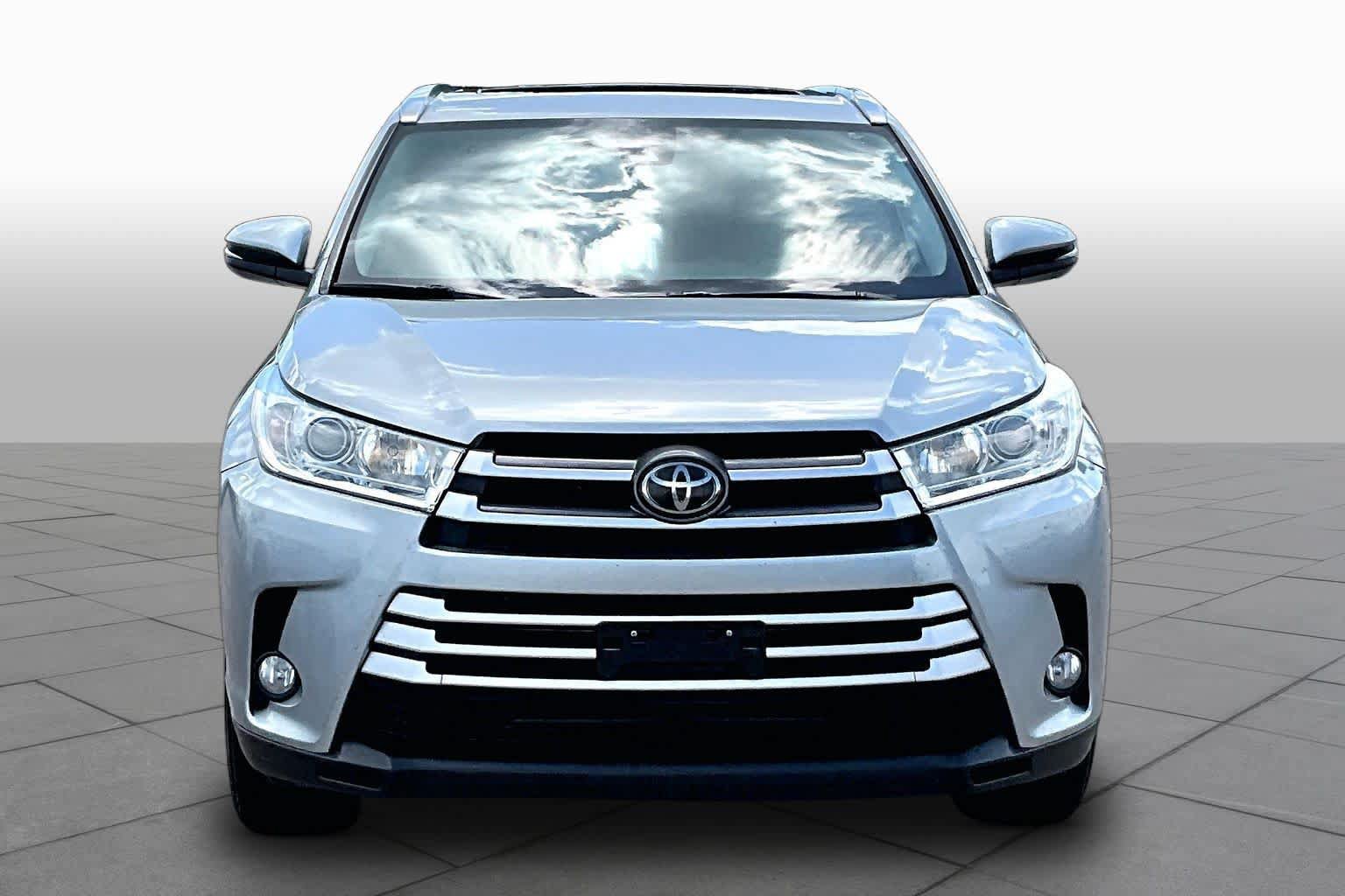 Used 2018 Toyota Highlander XLE FWD image 4