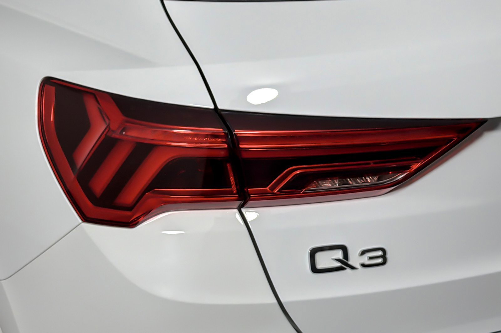 Used 2022 Audi Q3 2.0T Premium image 25