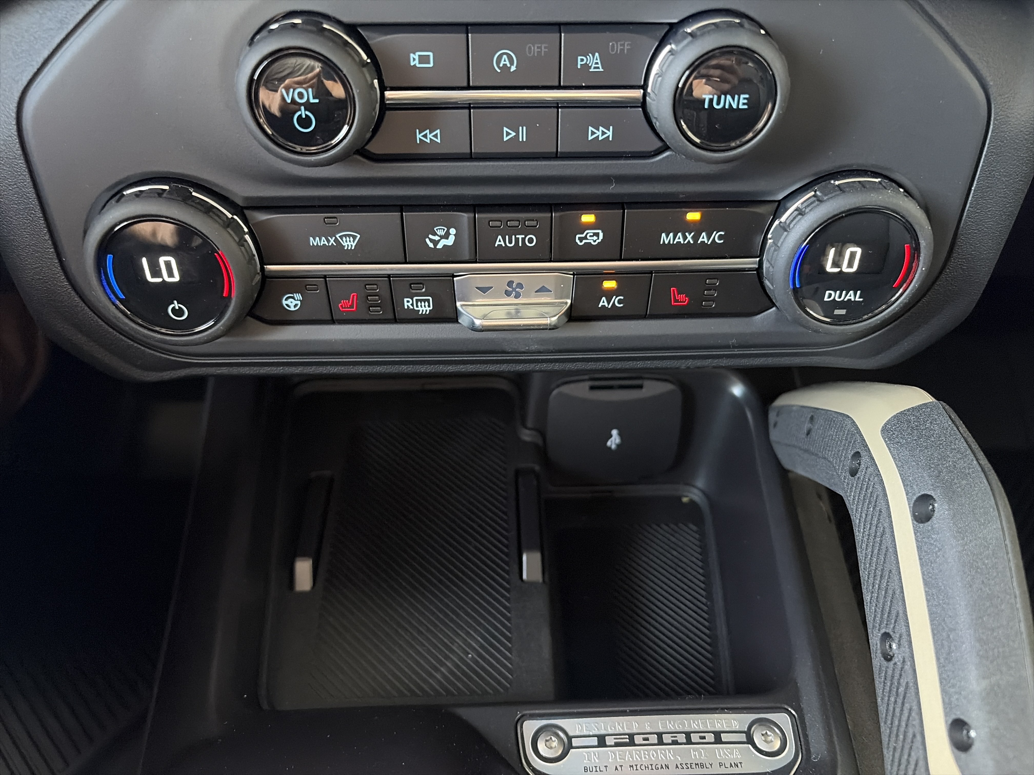 New 2026 Ford Bronco Badlands AWD/4WD image 24