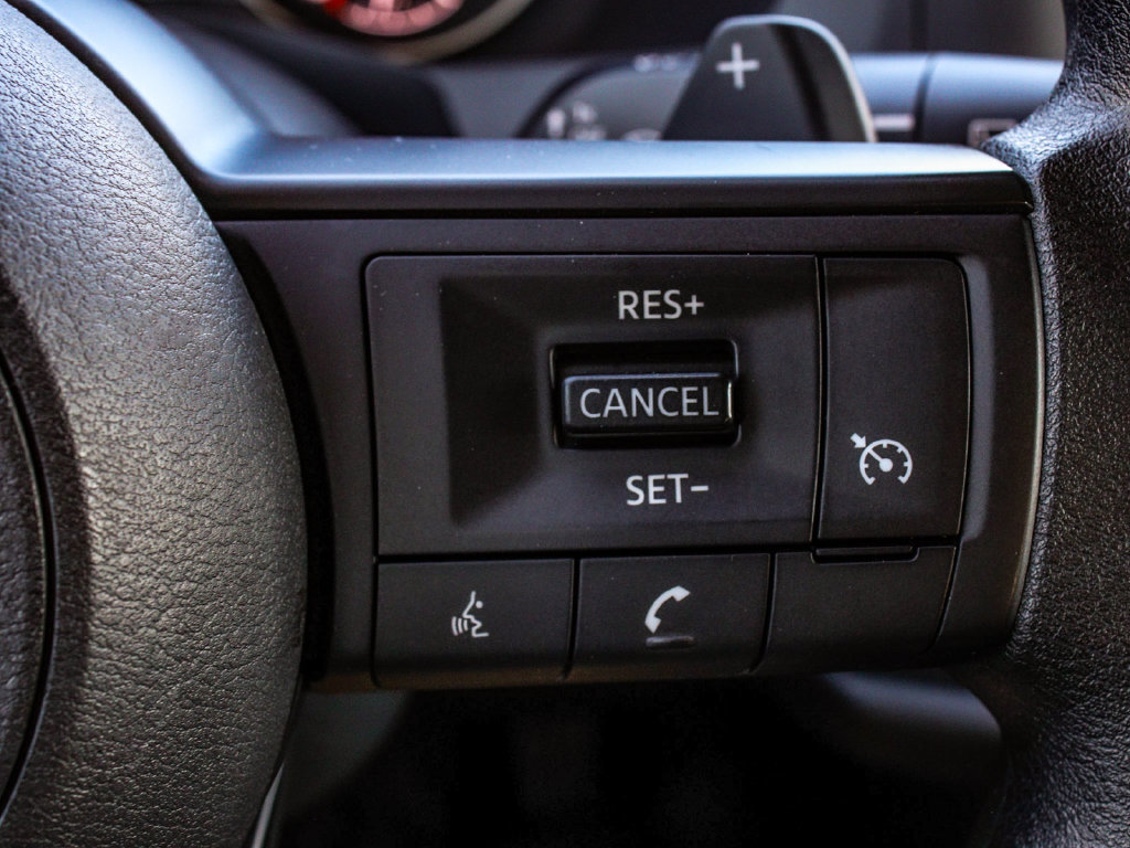 Used 2025 Nissan Pathfinder S AWD/4WD image 27