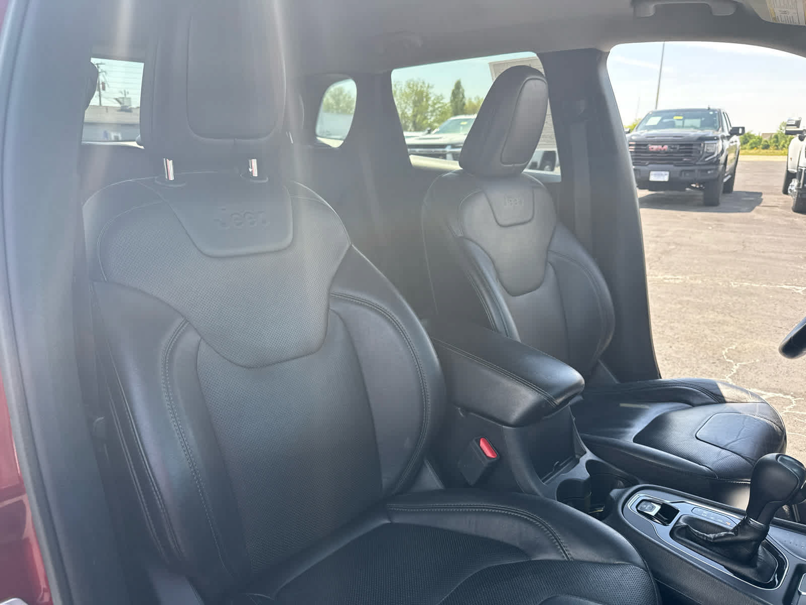 Used 2020 Jeep Cherokee Limited AWD/4WD image 28
