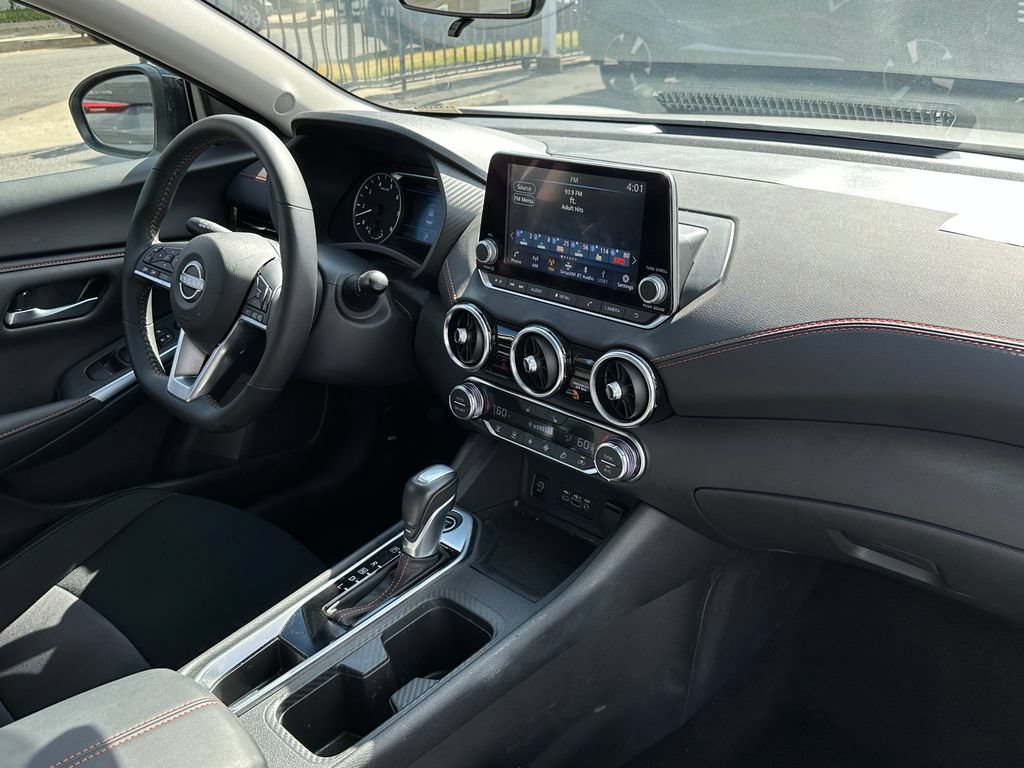 Used 2025 Nissan Sentra SR FWD image 14