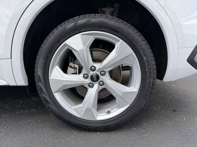 Certified 2025 Audi Q5 2.0T Premium Plus w/ Premium Plus Package AWD/4WD image 32