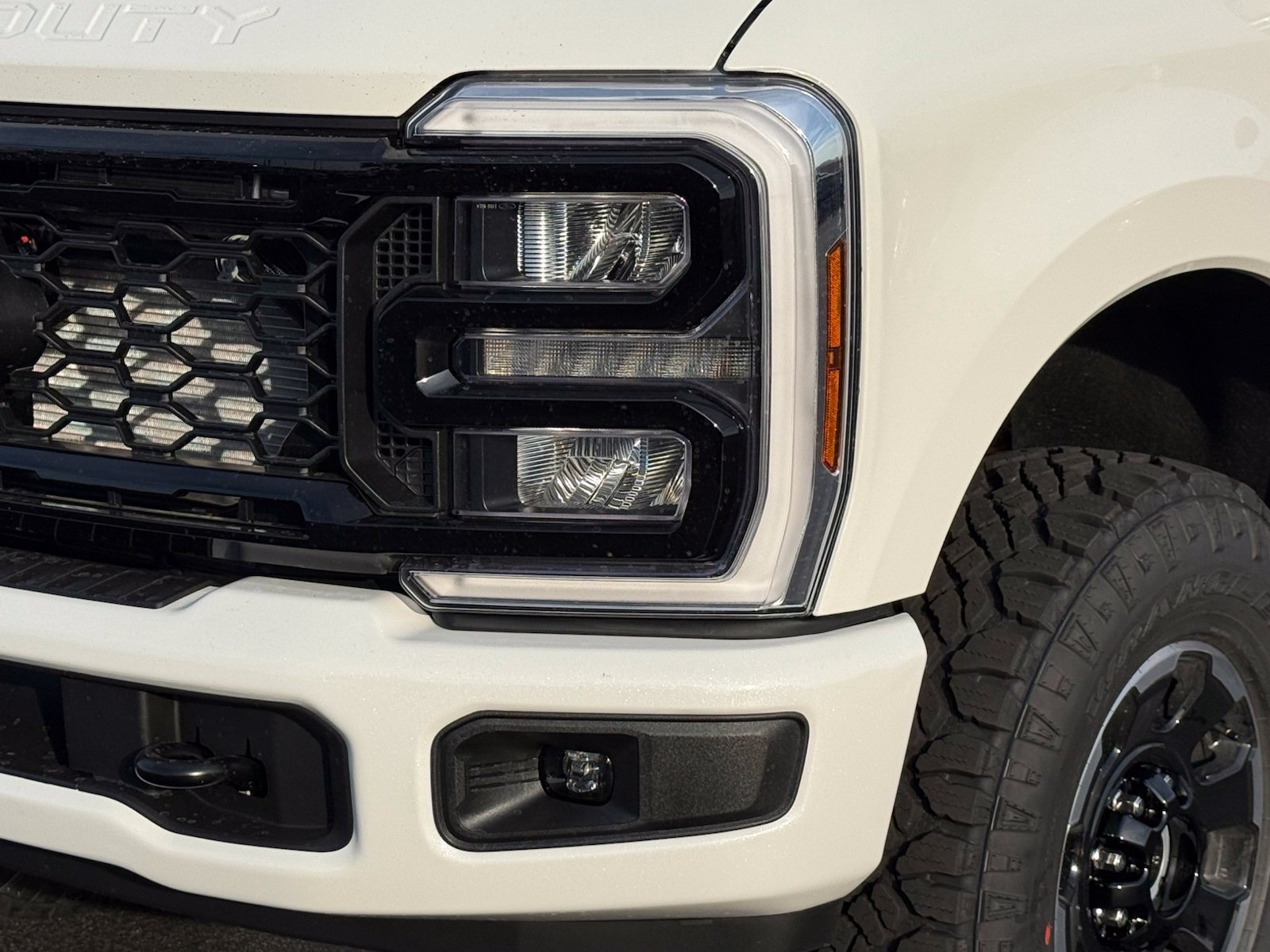 New 2027 Ford F350 Lariat w/ Tremor Off-Road Package AWD/4WD image 12