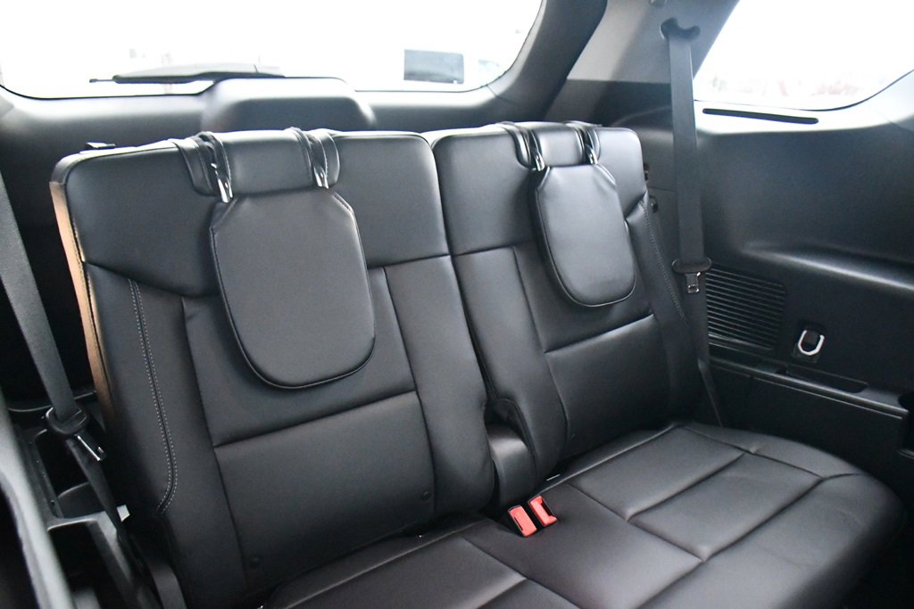 Used 2023 Ford Explorer XLT w/ Equipment Group 202A image 19