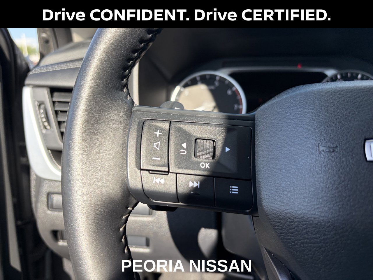 Certified 2025 Nissan Rogue SV FWD image 33