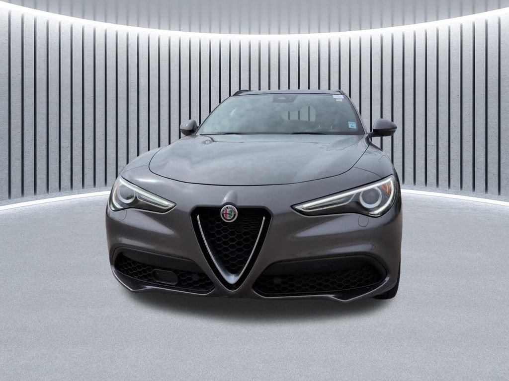 Used 2023 Alfa Romeo Stelvio Ti w/ Active Assist Plus Package AWD/4WD image 18