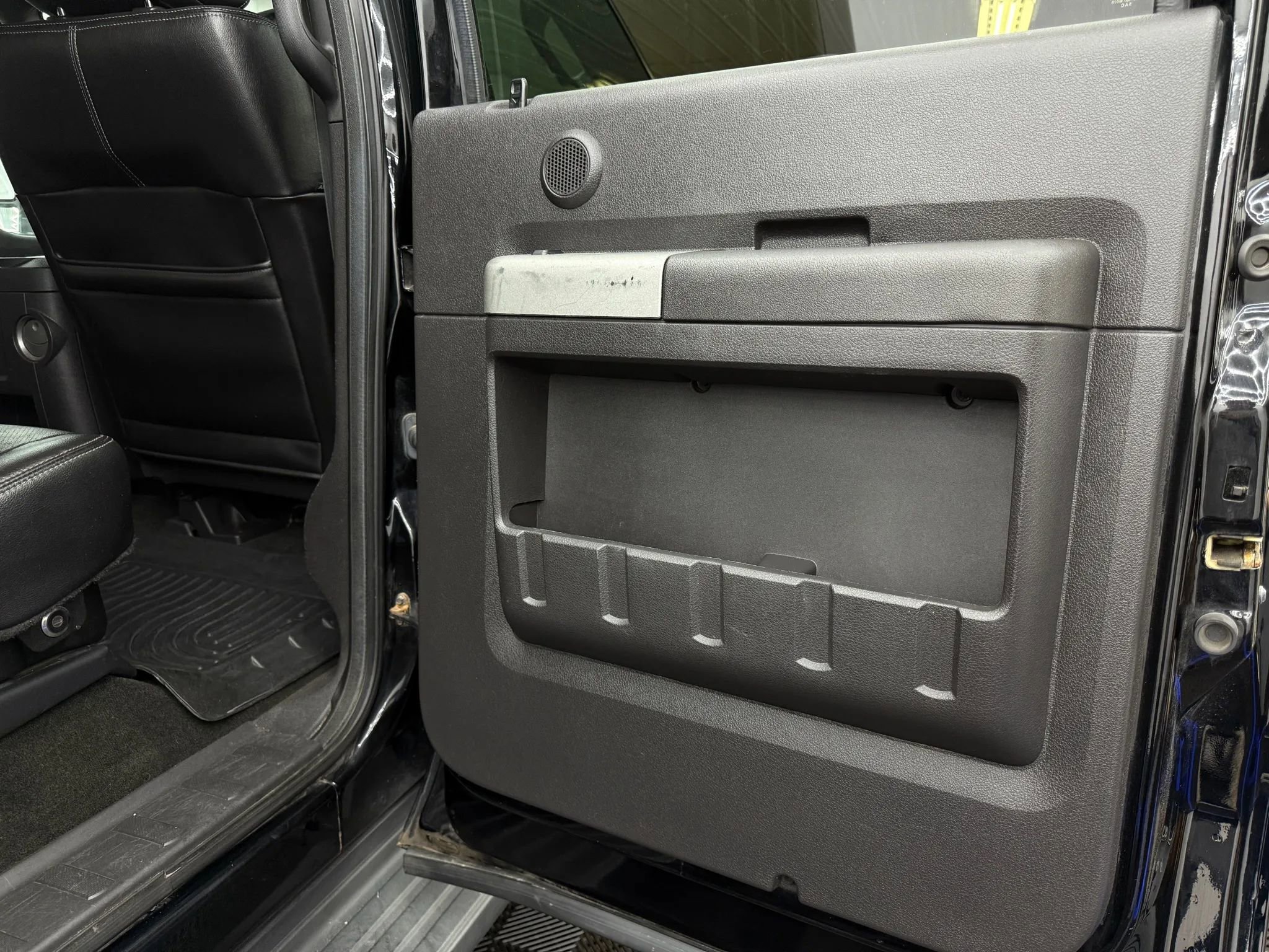 Used 2016 Ford F350 Lariat w/ Lariat Ultimate Package image 8