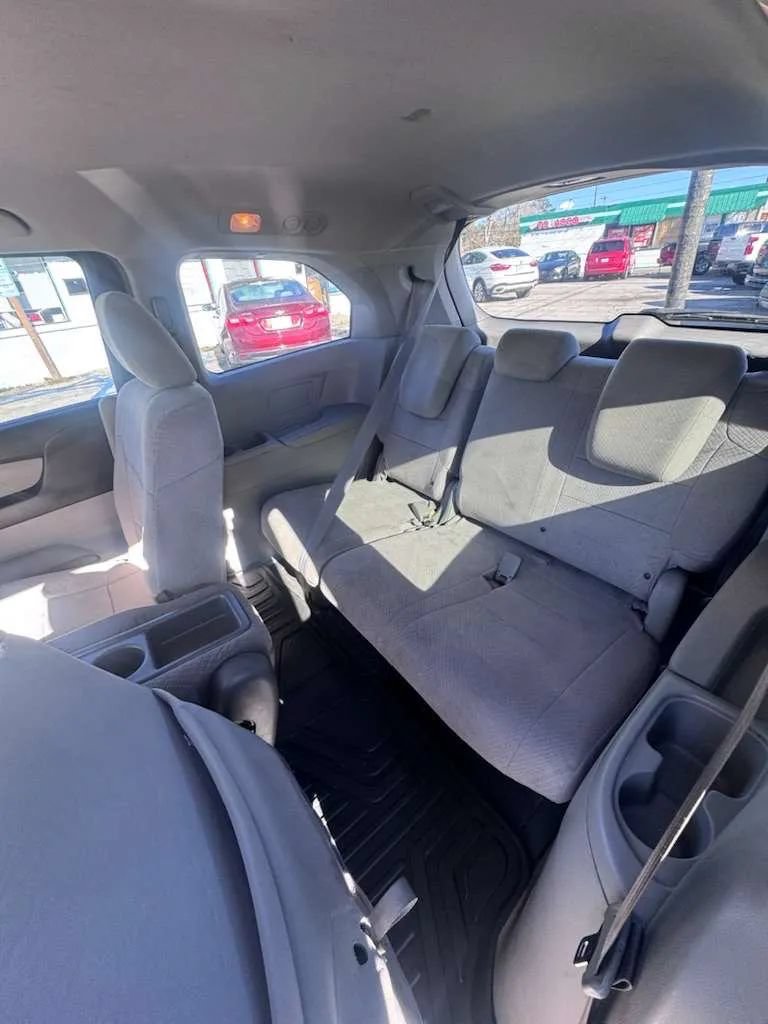 Used 2016 Honda Odyssey SE image 17