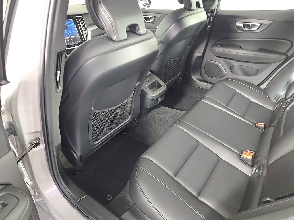 Certified 2025 Volvo S60 B5 Core image 13