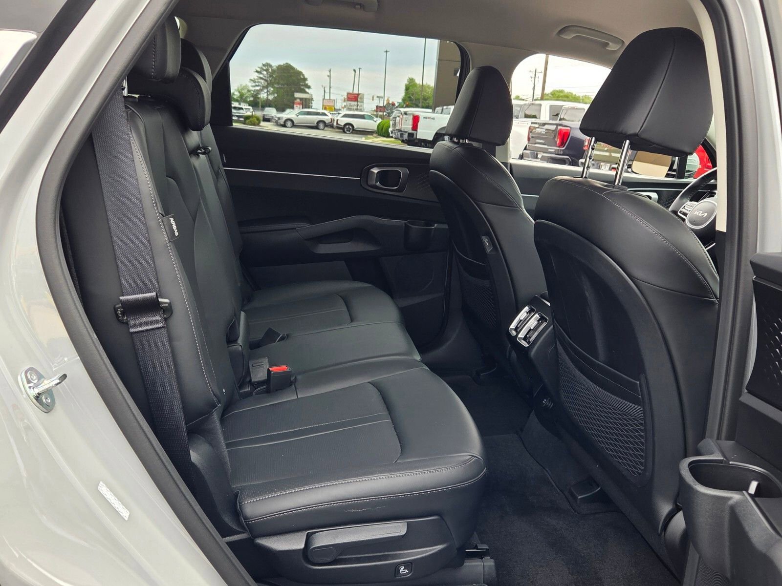 Used 2025 Kia Sorento S image 16