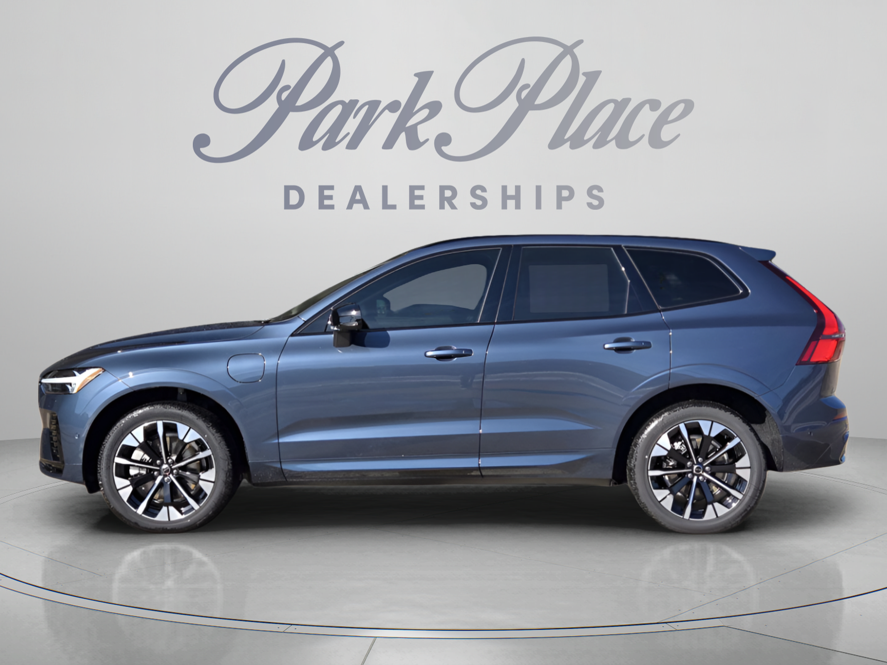 Used 2026 Volvo XC60 T8 Plus w/ Protection Package Premier AWD/4WD image 2
